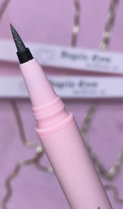 “Angelic Eyes” adhesive eyeliner